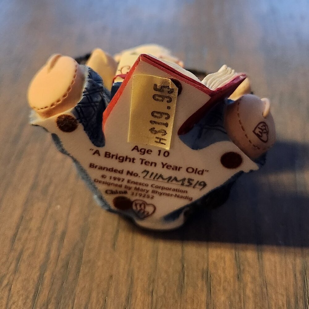 Vintage Mary's Moo Moos "A Bright Ten Year Old" Figurine 1997 Enesco Age 10 - Picture 5 of 5